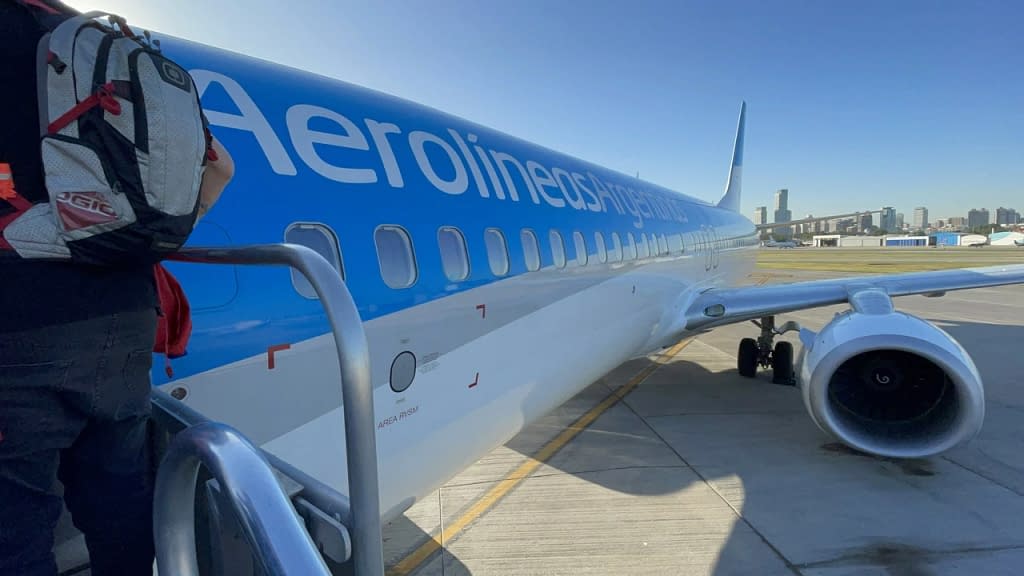 Aerolineas Argentinas 737-800 Club Economy - Buenos Aires to Córdoba