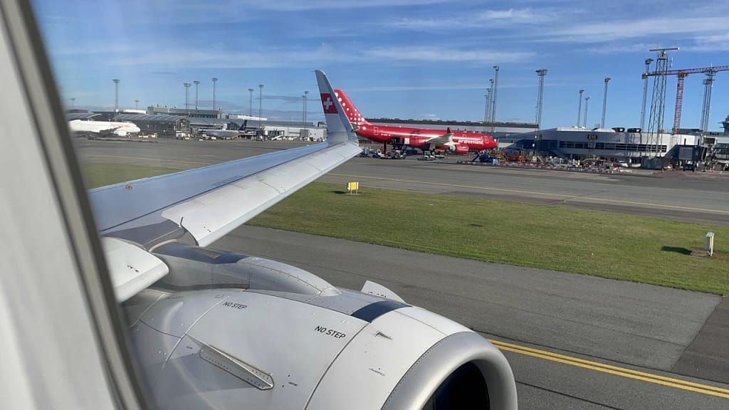 Swiss A320neo Business Class Wing View