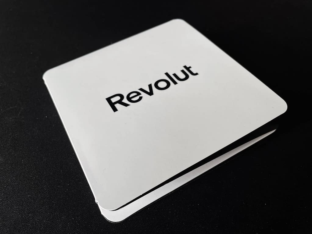 Revolut Basic Card 2022 Packaging 2