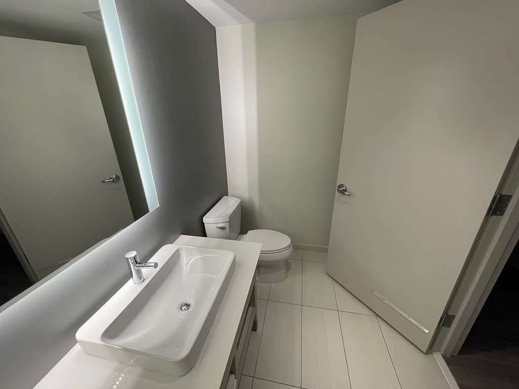 Element Miami Brickell Review 2023 - 1 Bedroom Suite Room (bathroom)