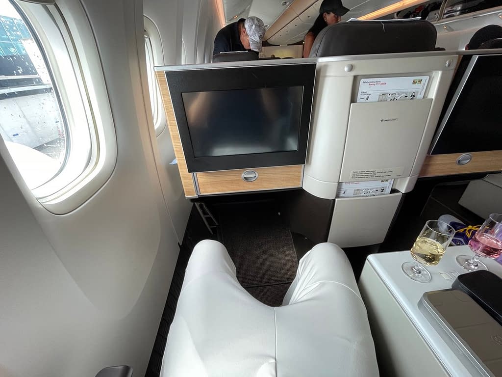 Swiss 777-300ER Business Class Seat (2023) - Space