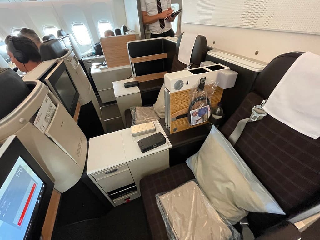 Swiss 777-300ER Business Class Seat (2023) - Cabin