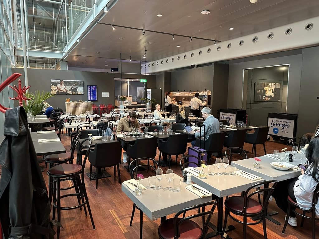 American Express Pop Up Lounge Stockholm Arlanda - Dining Area (8)