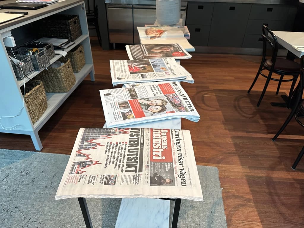 American Express Pop Up Lounge Stockholm Arlanda - Newspapers