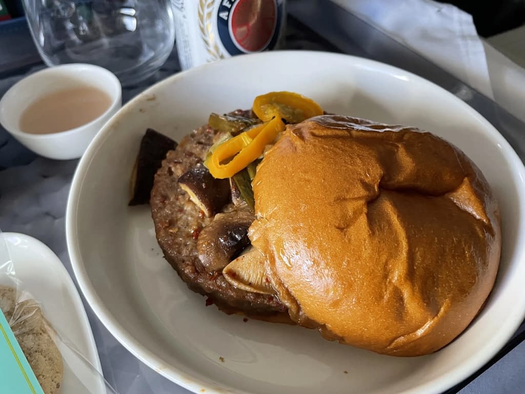 Delta Miami to Boston: Vegan Meal - Burger (DL494)