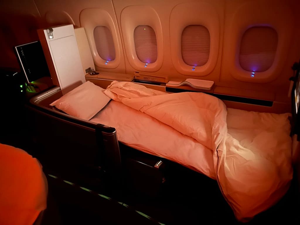 Lufthansa 747-8 First Class in 2023 - Bed 3