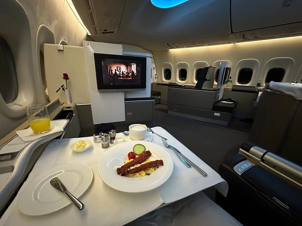 Lufthansa 747-8 First Class in 2023 - Breakfast 5