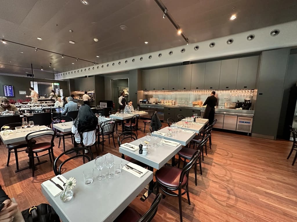 American Express Pop Up Lounge Stockholm Arlanda - Dining Area (4)