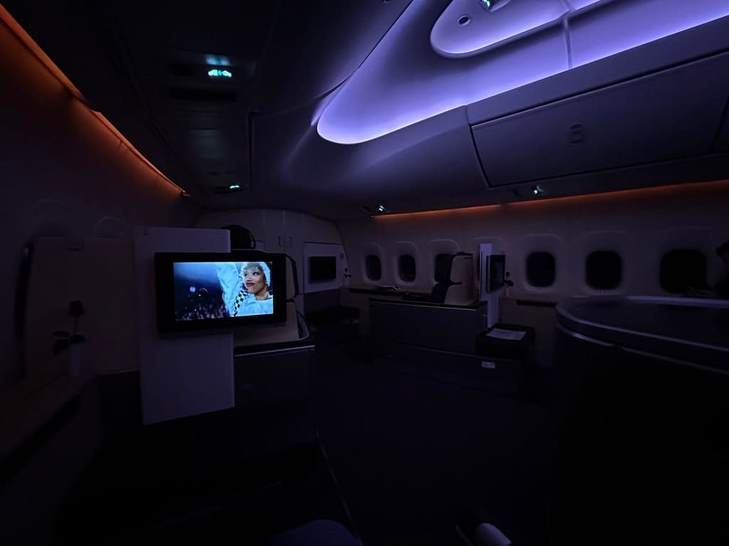 Lufthansa 747-8 First Class in 2023 - Cabin 24