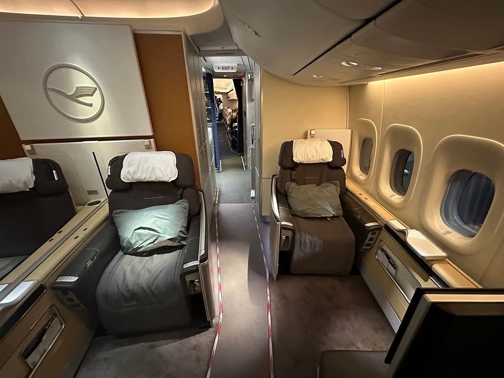Lufthansa 747-8 First Class Cabin in 2023 - 4