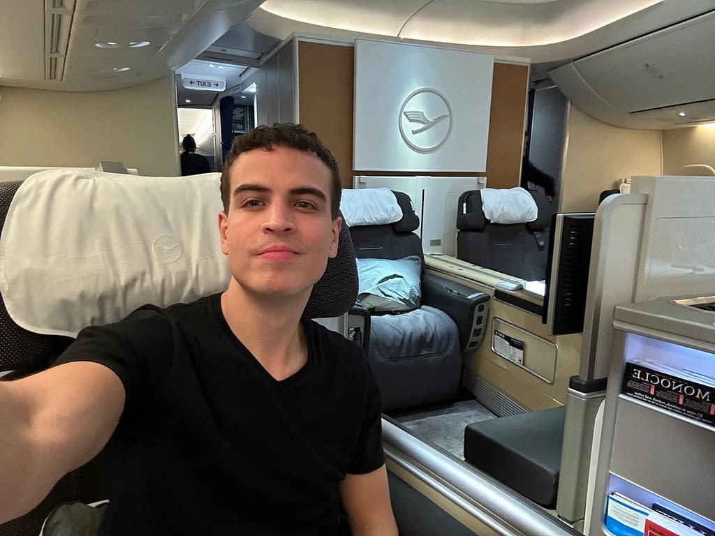 Lufthansa 747-8 First Class in 2023 - Cabin 5