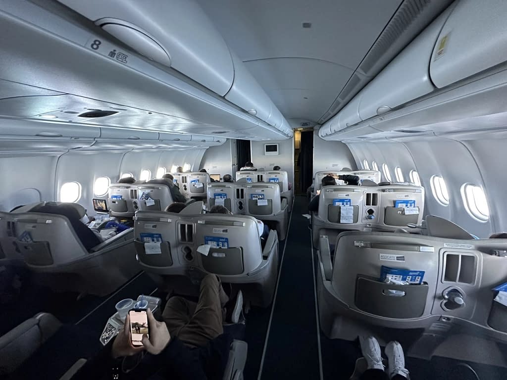 Aerolineas Argentinas A330-200 Business Class Cabin