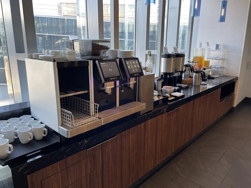 American Express Centurion Lounge Philadelphia (2023) - Drinks and Coffee