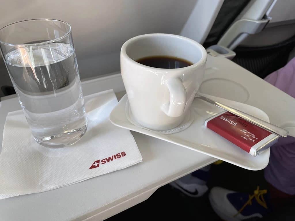 Swiss A320neo Business Class Breakfast Service