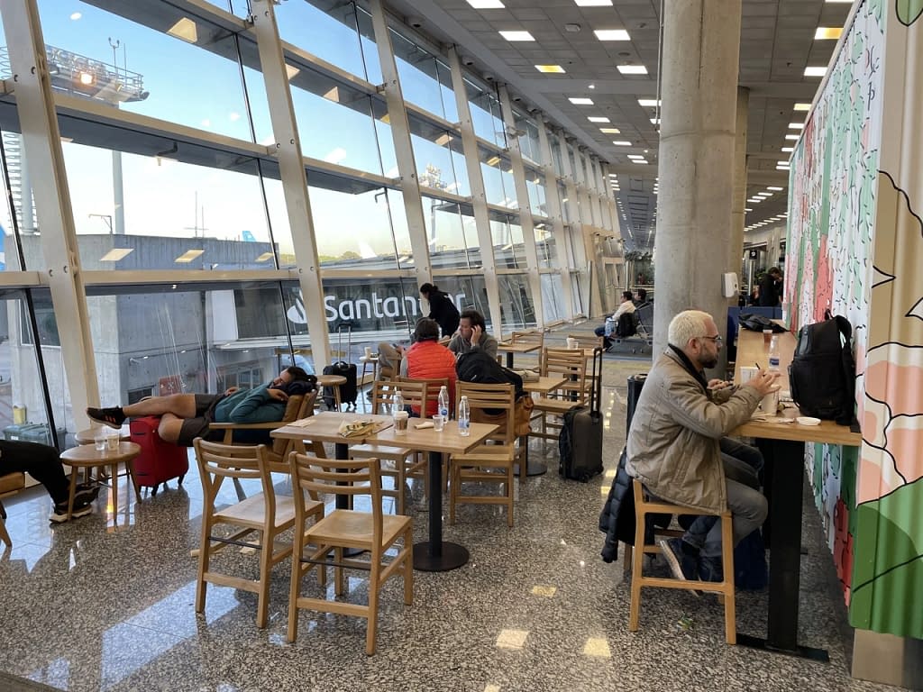 Starbucks Aeroparque Buenos Aires (2023)