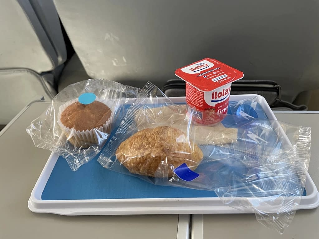 Aerolíneas Argentinas E190 Club Economy Food/breakfast (Premium Economy) - 2023