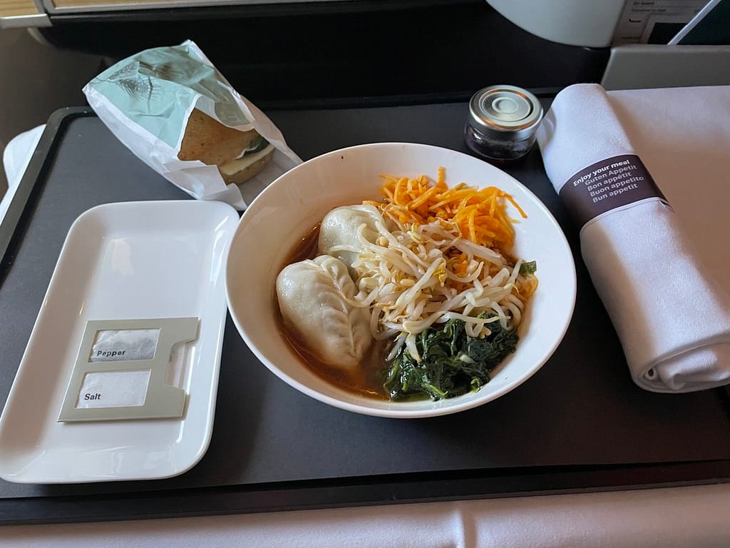 Swiss Business Class in 2023: Pre-arrival meal