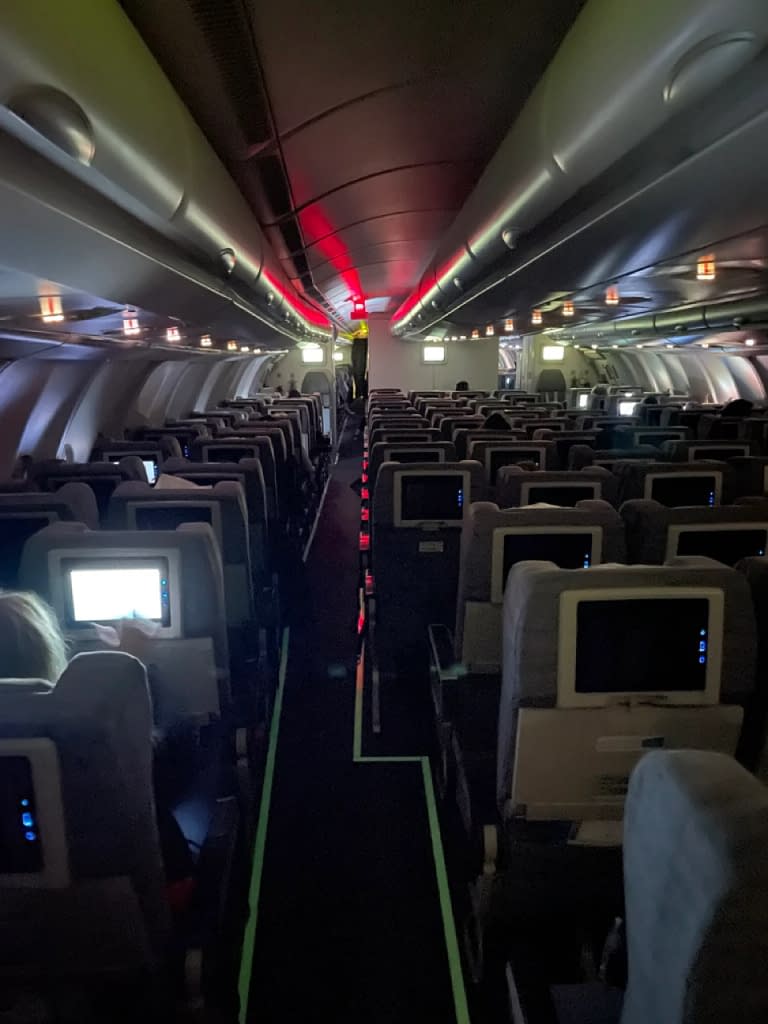 Aerolineas Argentinas A330-200 Economy Class (Cabin)