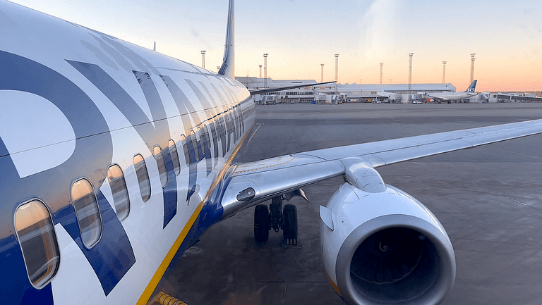 Cheapest flight in Sweden 2022: 104 SEK! Ryanair Stockholm to Gothenburg Flight Review (Video)