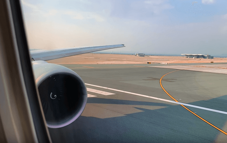 GREAT Views From Doha! Qatar 777-300ER Takeoff Video (2020)