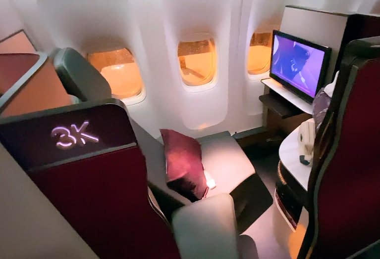 Qatar Airways Qsuites Tokyo To Doha: Business Class That Feels Like FIRST (2020)